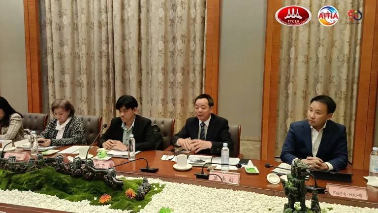 คณะผู้แทนไทยเข้าพบหารือกับกรมเกษตรและกิจการชนบท มณฑลอันฮุย
